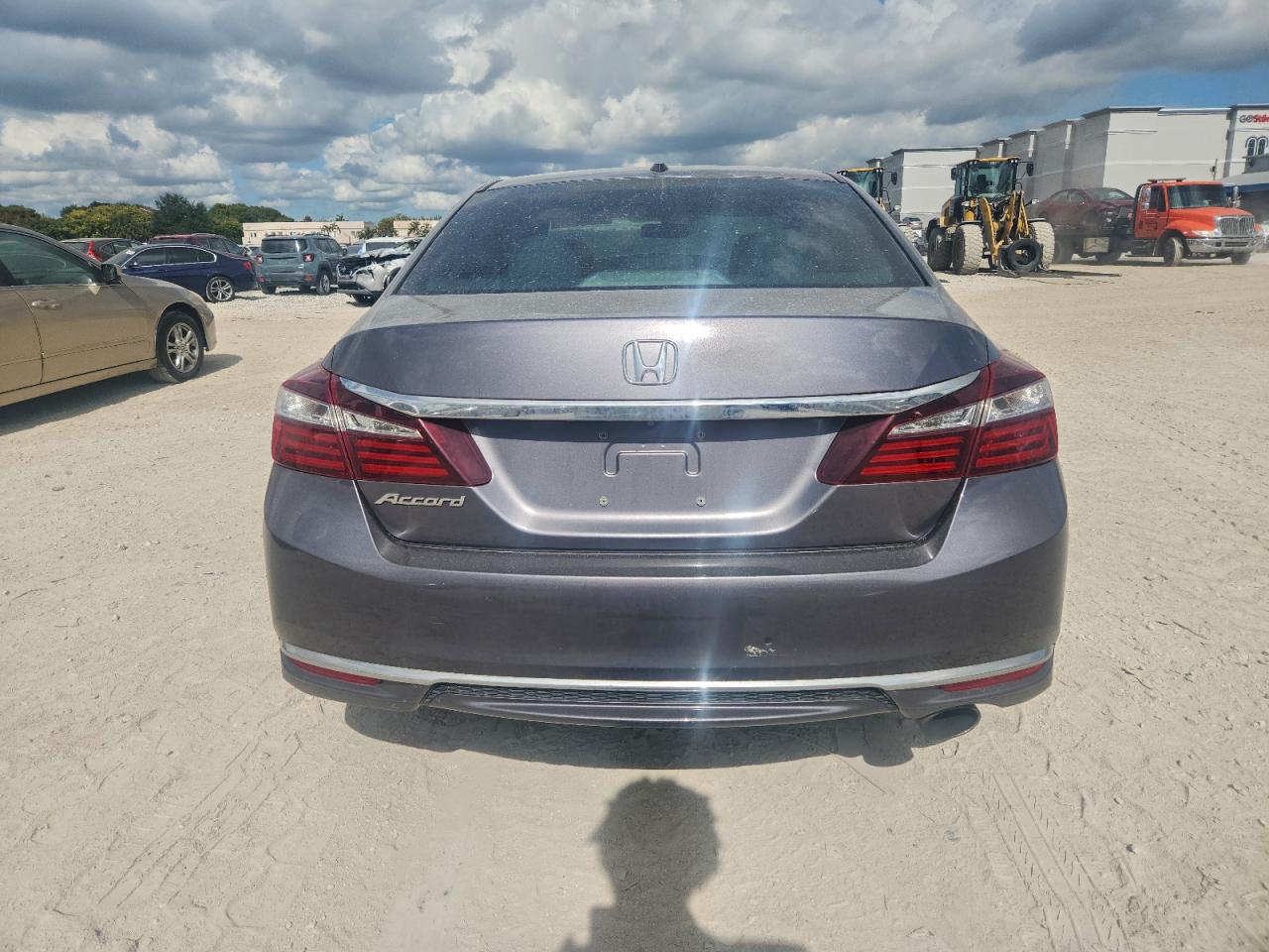 2017 HONDA ACCORD EX photo 6