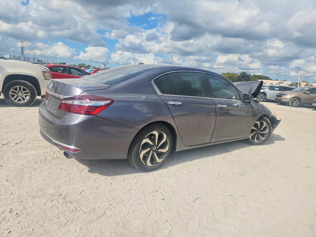 2017 HONDA ACCORD EX photo 3