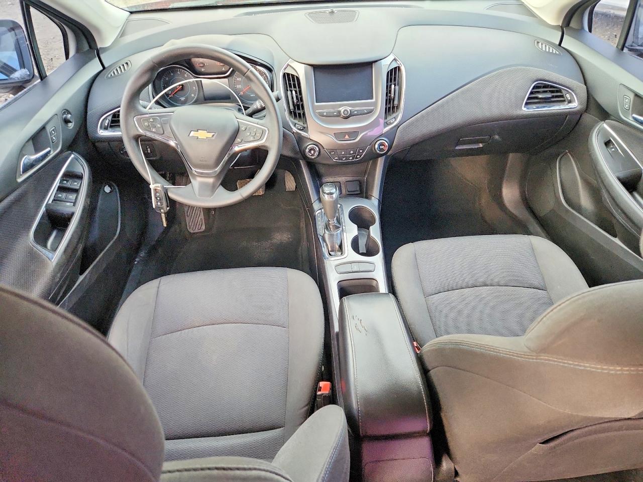 2017 CHEVROLET CRUZE LT photo 8