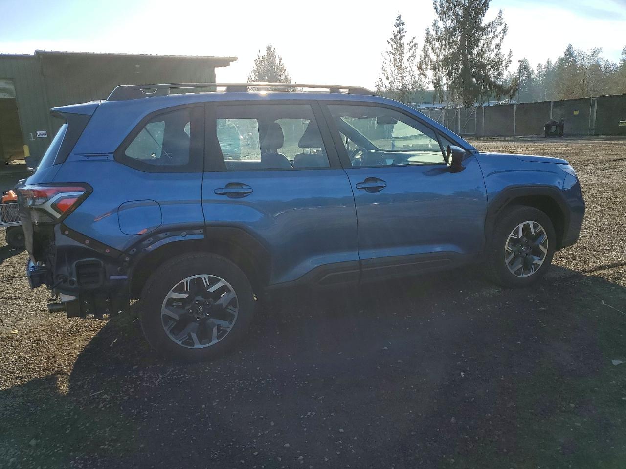 2025 SUBARU FORESTER photo 3