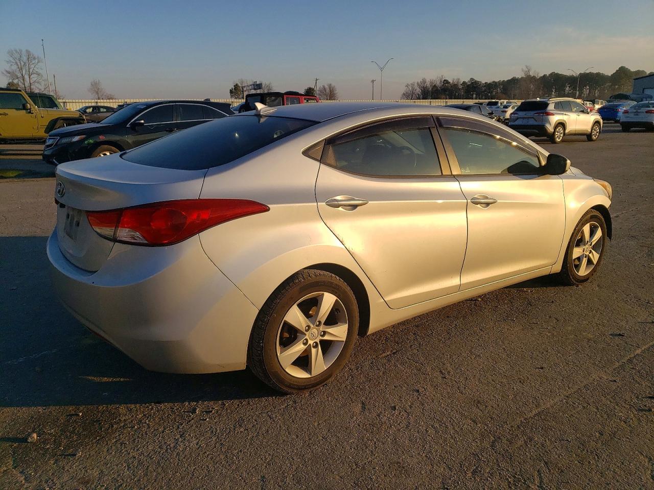 2013 HYUNDAI ELANTRA GLS photo 3