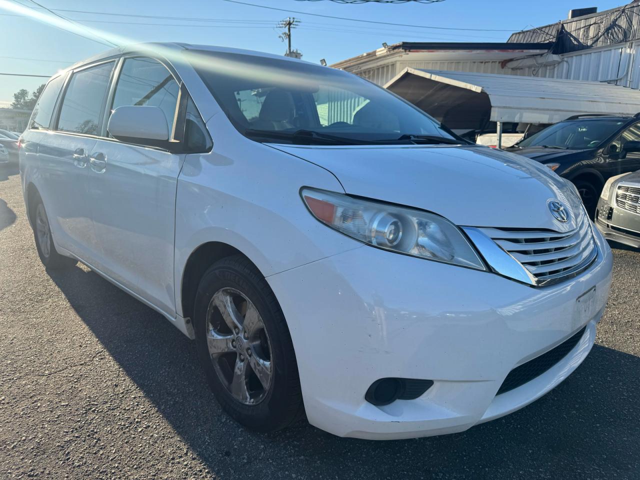 2017 TOYOTA SIENNA