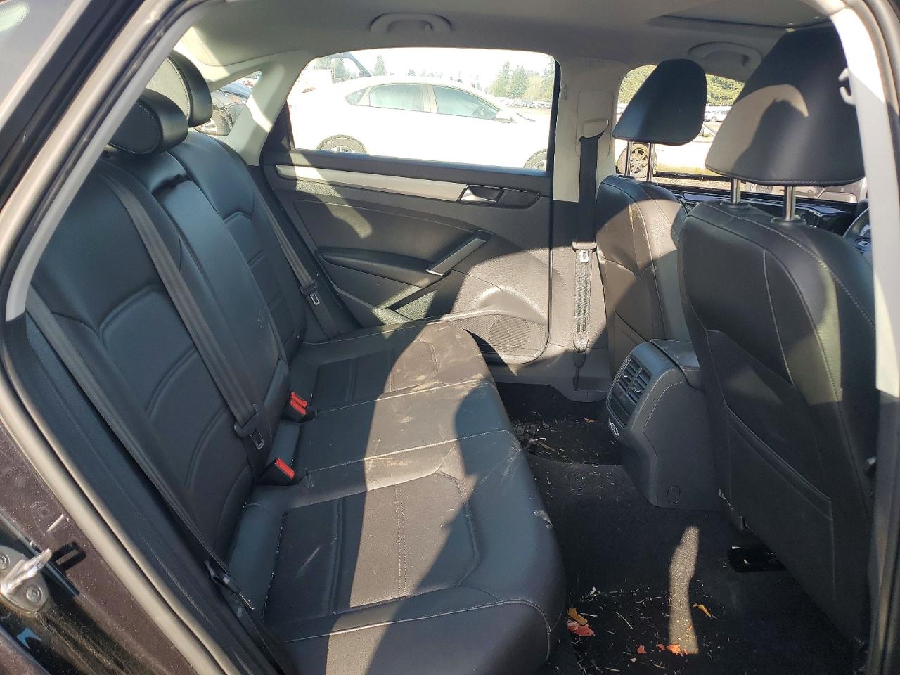2021 VOLKSWAGEN PASSAT SE photo 10