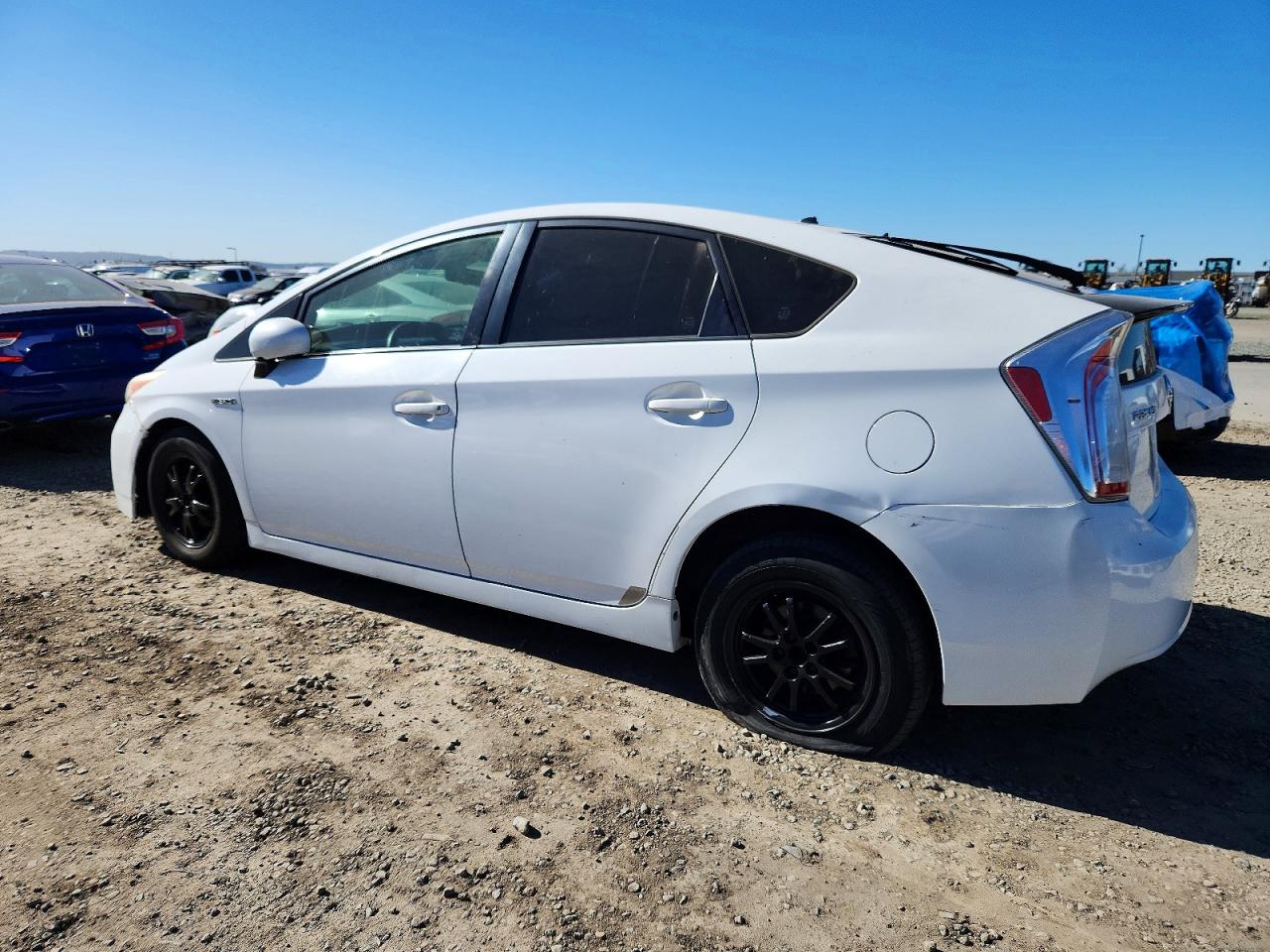 2012 TOYOTA PRIUS photo 2