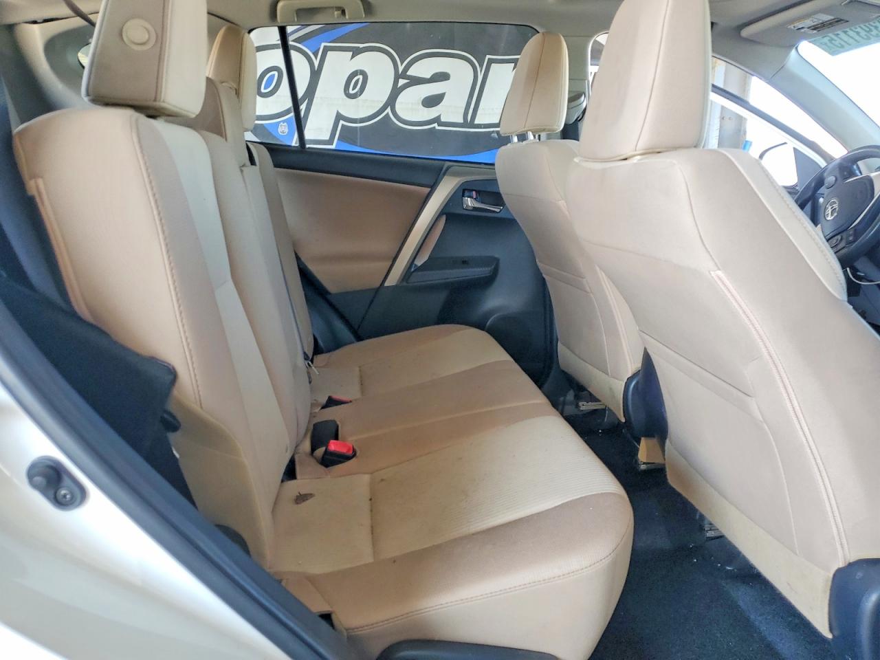 2015 TOYOTA RAV4 XLE photo 10