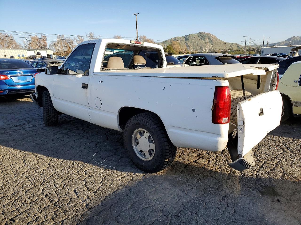 1995 CHEVROLET GMT-400 C1500 photo 2
