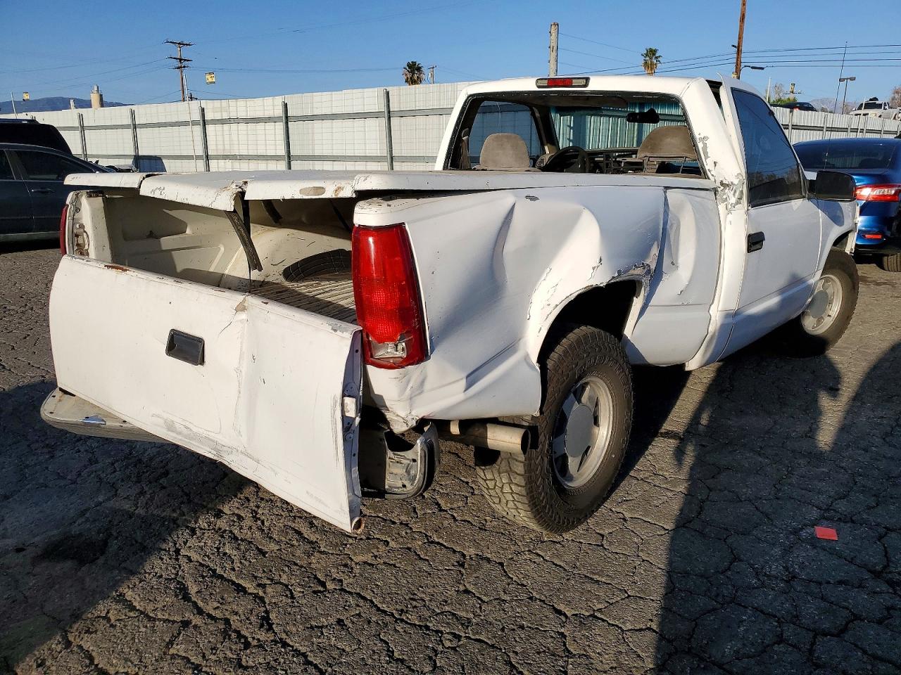 1995 CHEVROLET GMT-400 C1500 photo 3