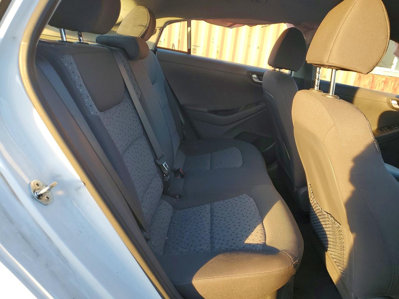 2017 HYUNDAI IONIQ photo 10