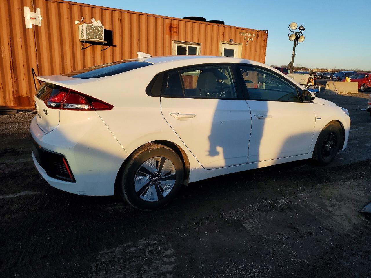 2017 HYUNDAI IONIQ photo 3