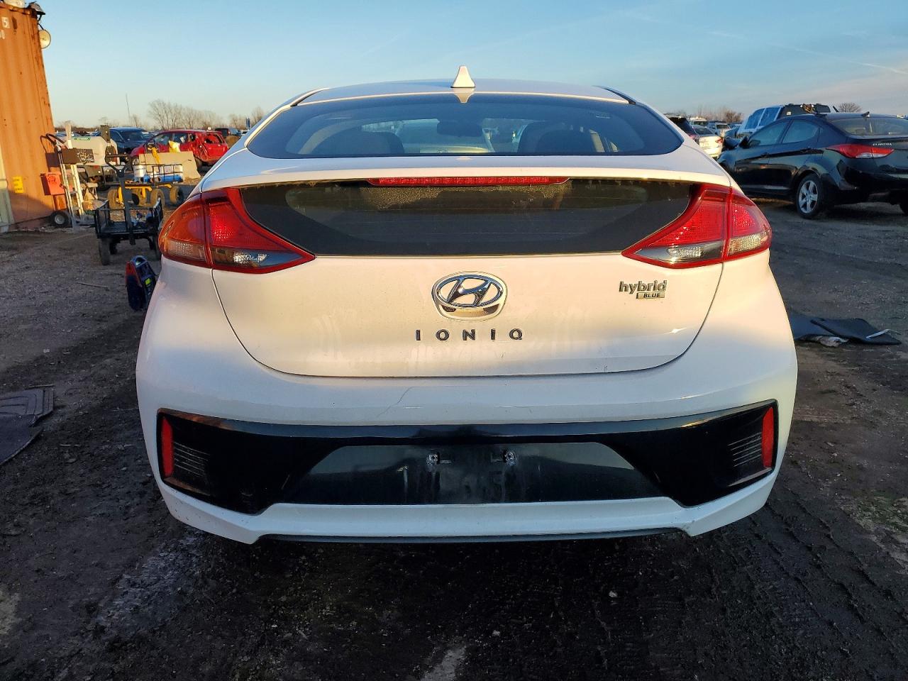 2017 HYUNDAI IONIQ photo 6