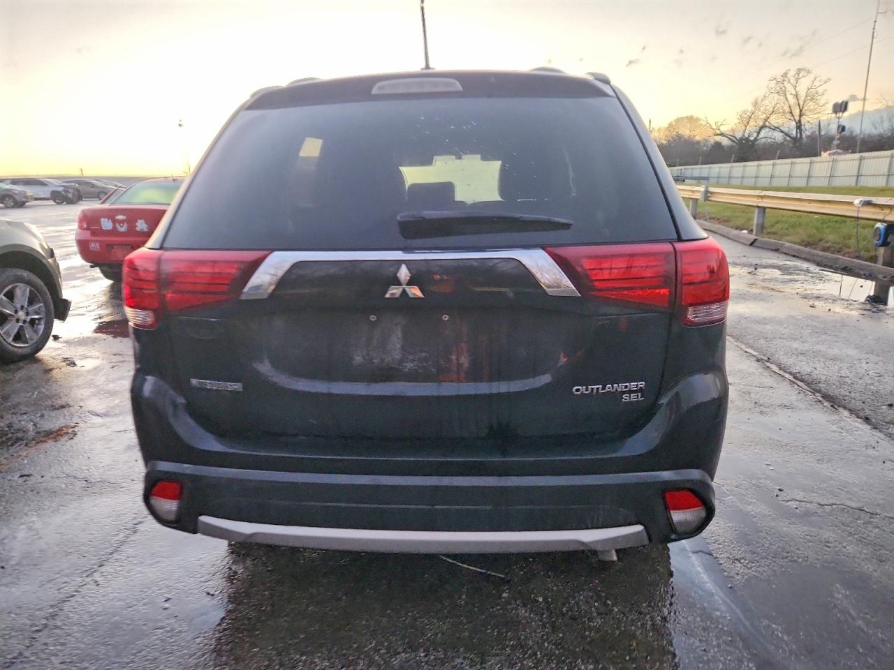 2016 MITSUBISHI OUTLANDER SE photo 11