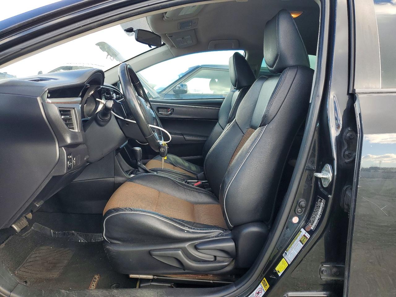2014 TOYOTA COROLLA L photo 7
