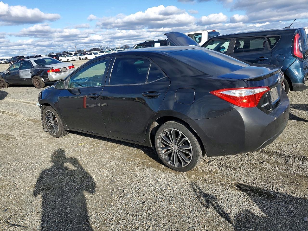 2014 TOYOTA COROLLA L photo 2