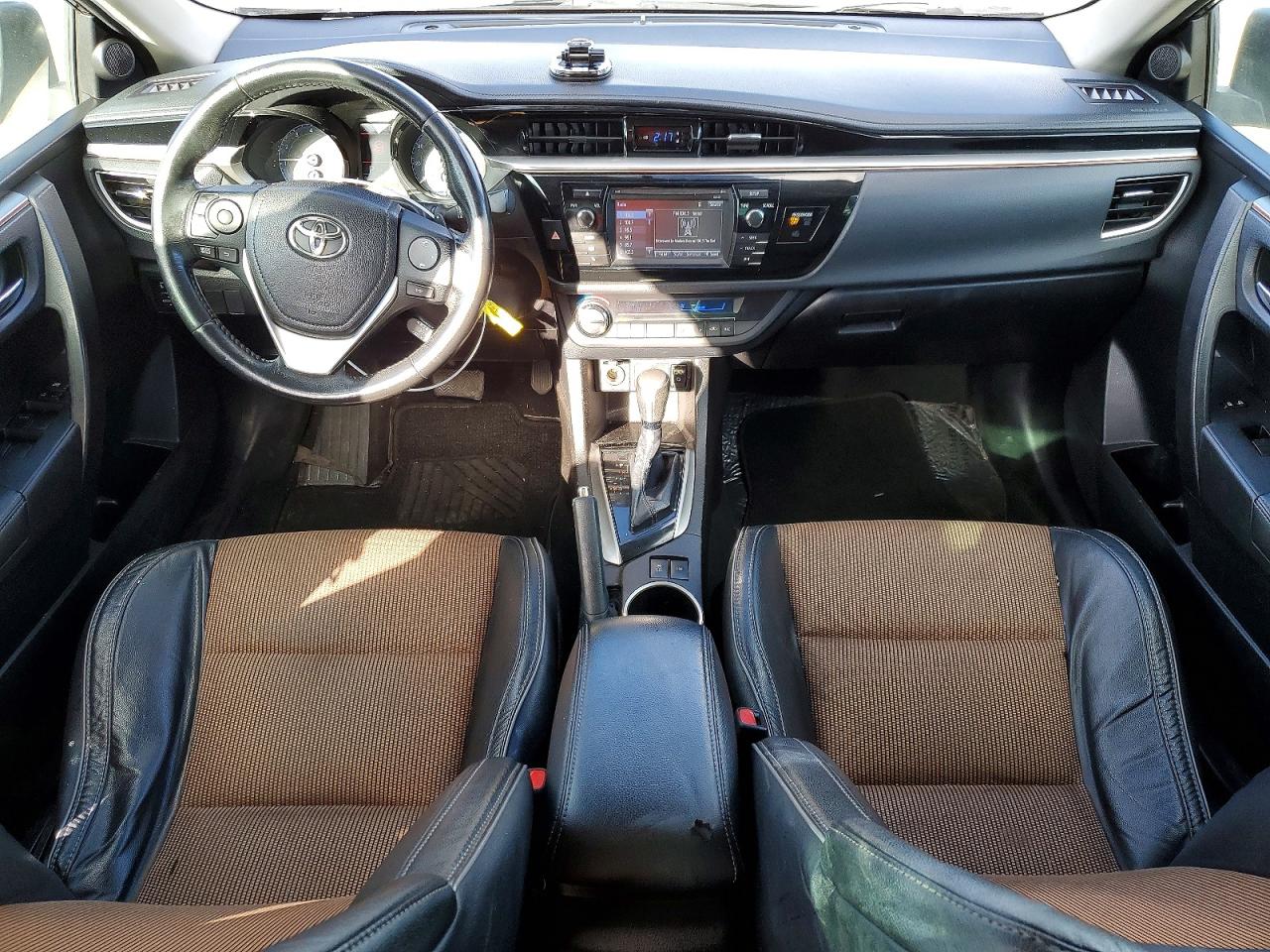 2014 TOYOTA COROLLA L photo 8