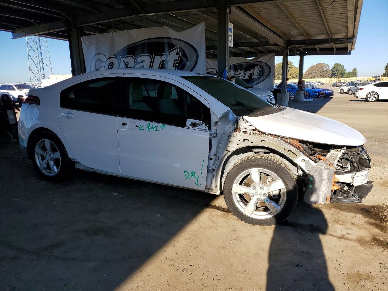 2013 CHEVROLET VOLT photo 4