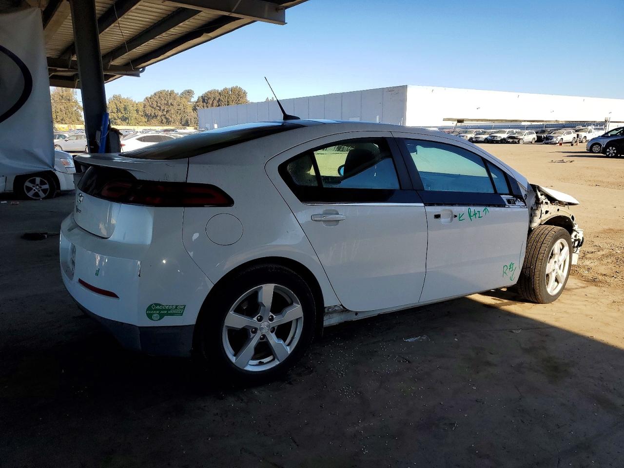 2013 CHEVROLET VOLT photo 3