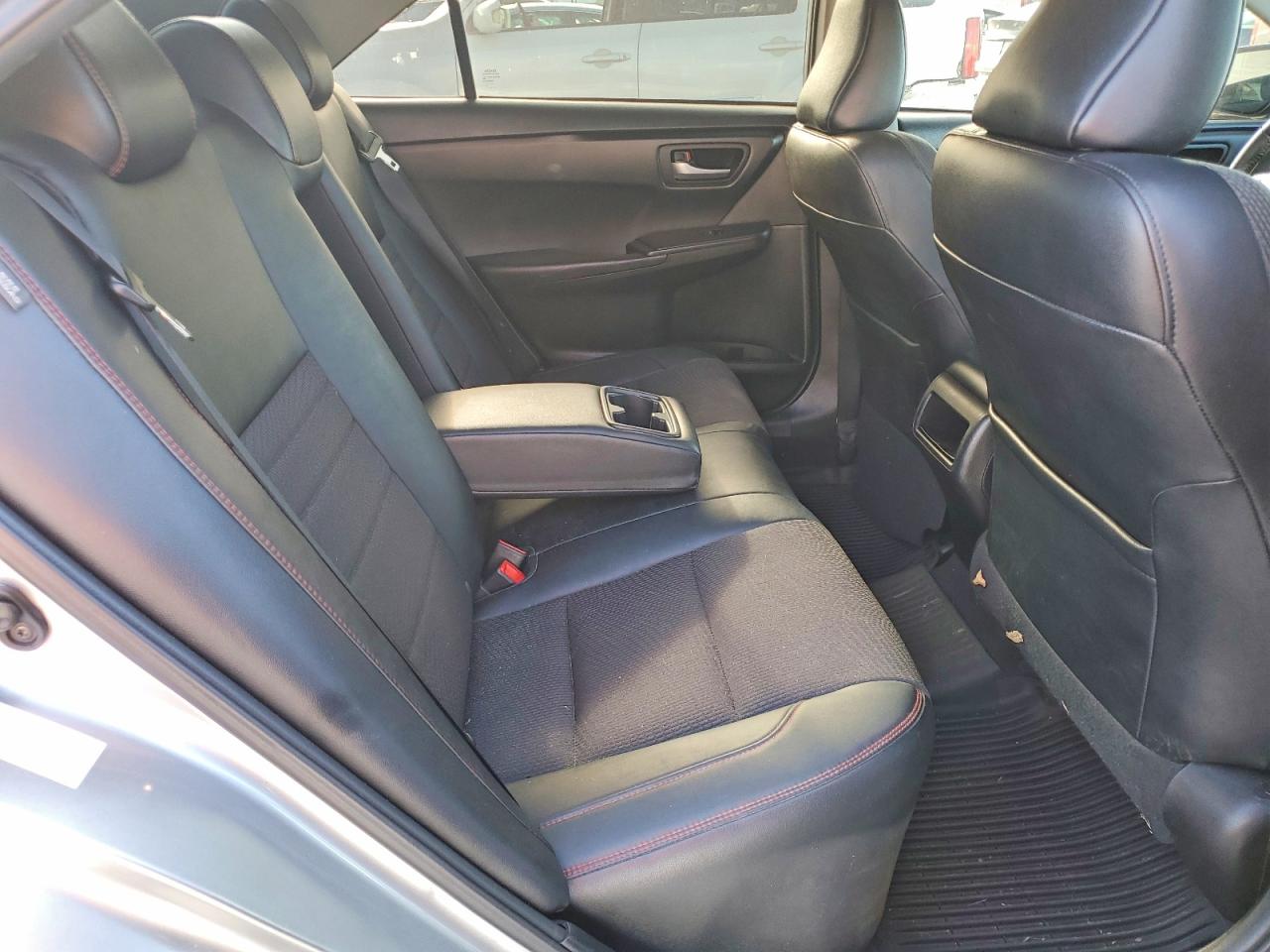 2016 TOYOTA CAMRY SE photo 10