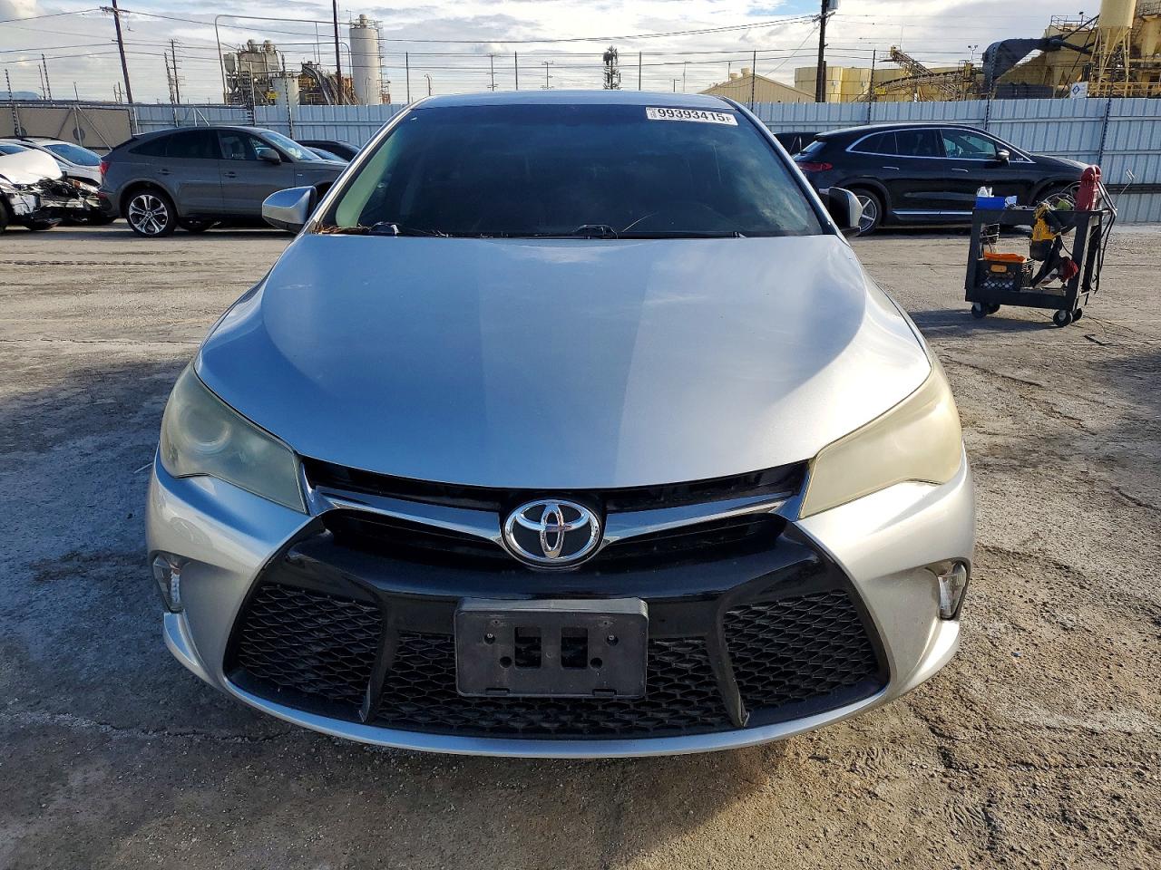2016 TOYOTA CAMRY SE photo 5