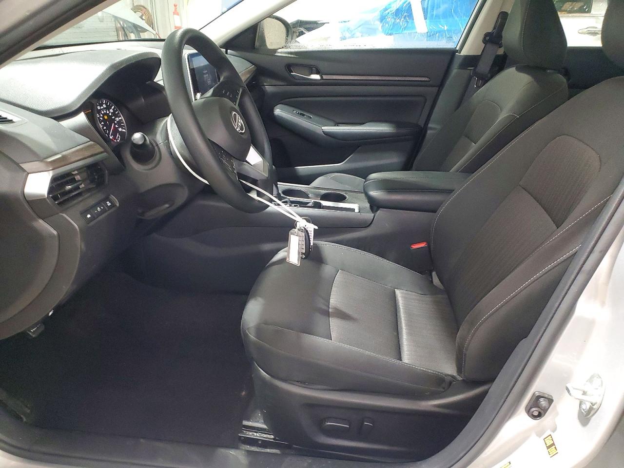 2025 NISSAN ALTIMA SV photo 7