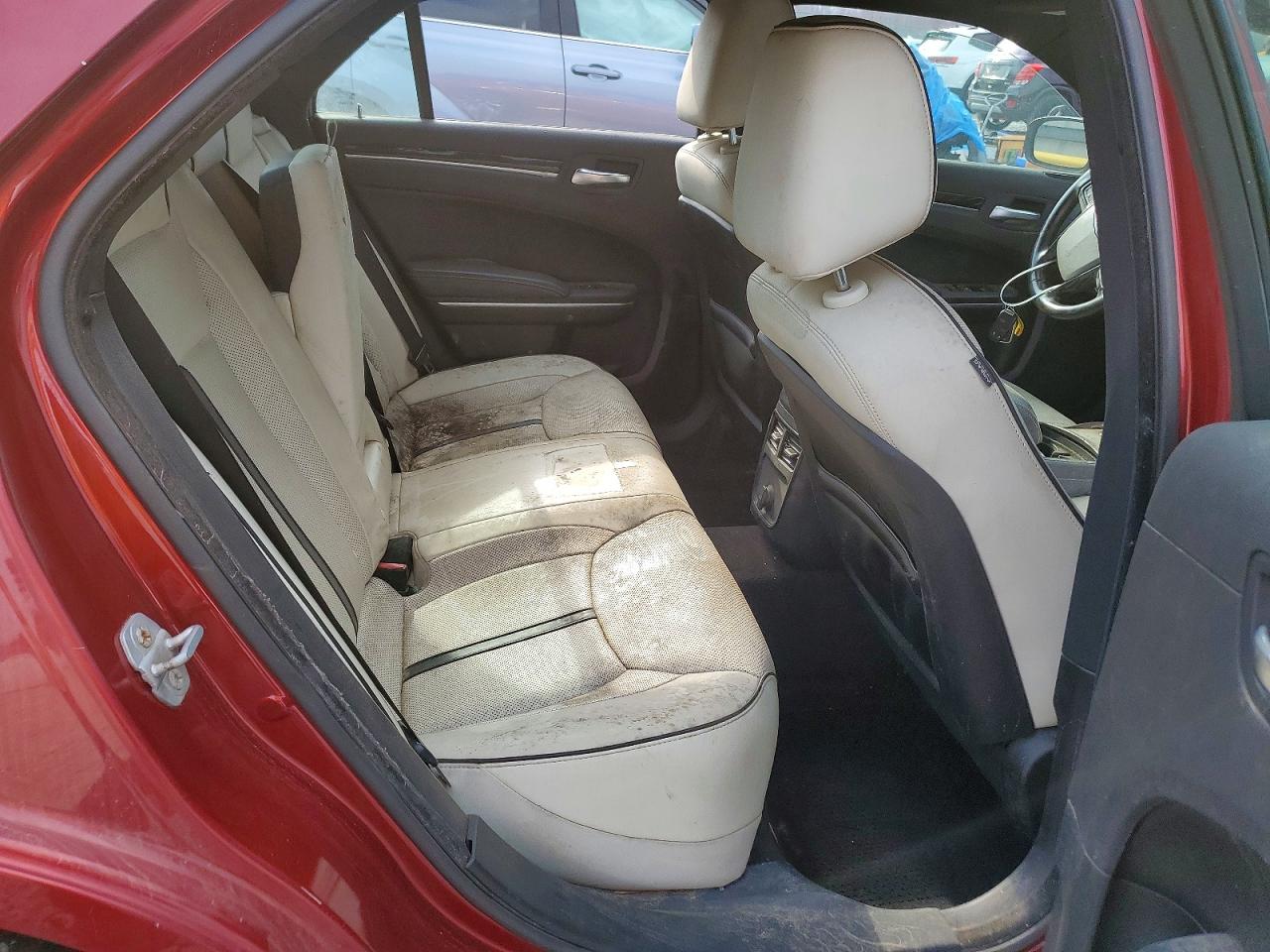 2014 CHRYSLER 300 photo 10
