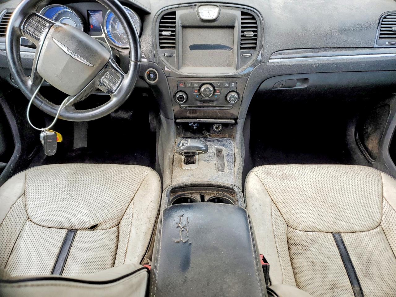 2014 CHRYSLER 300 photo 8