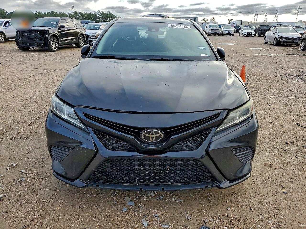 2019 TOYOTA CAMRY SE photo 5