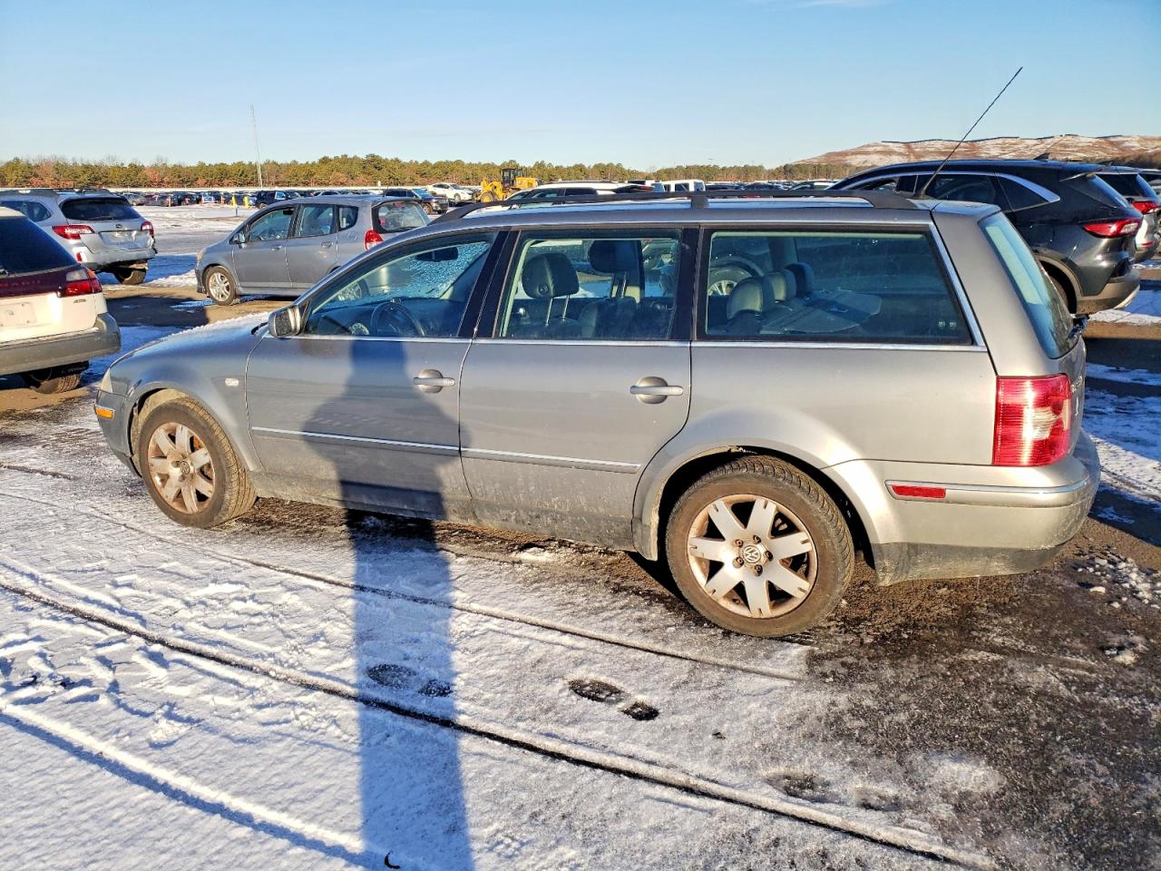 2003 VOLKSWAGEN PASSAT GLX 4MOTION photo 2