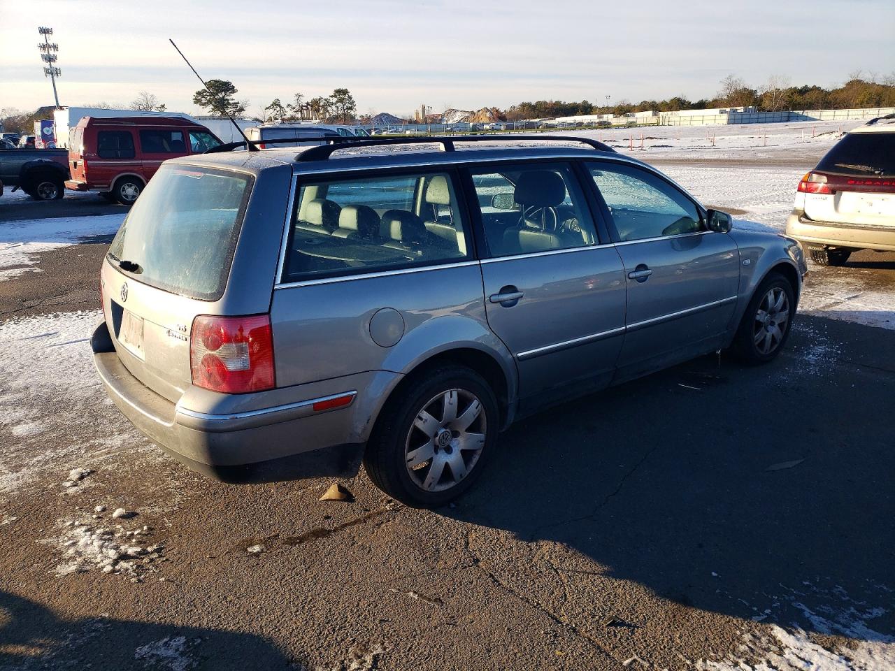 2003 VOLKSWAGEN PASSAT GLX 4MOTION photo 3