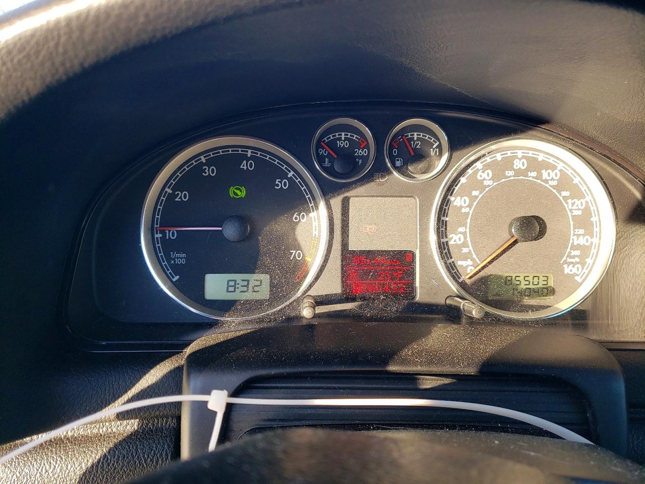 2003 VOLKSWAGEN PASSAT GLX 4MOTION photo 9