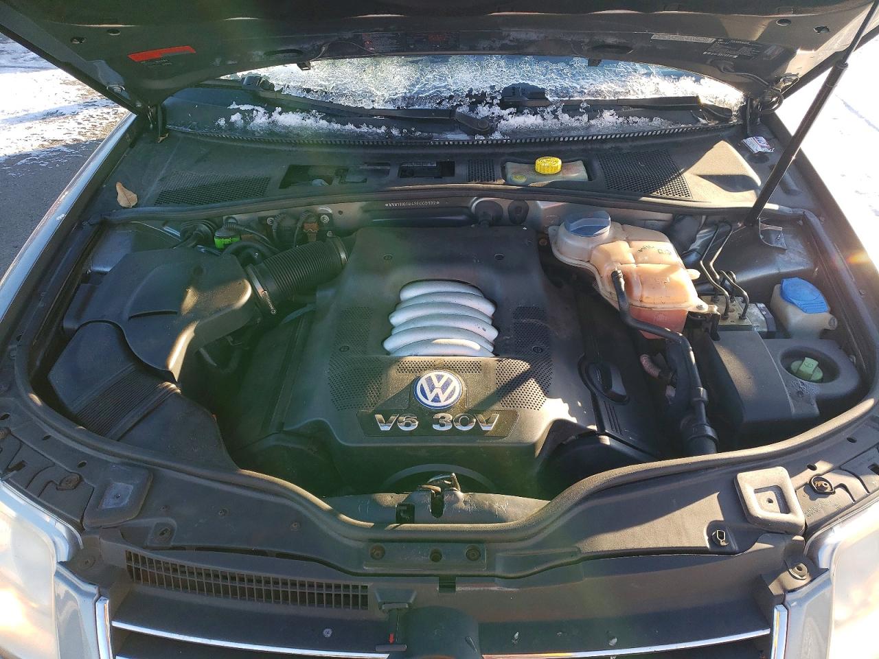2003 VOLKSWAGEN PASSAT GLX 4MOTION photo 11