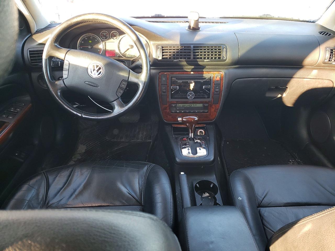 2003 VOLKSWAGEN PASSAT GLX 4MOTION photo 8