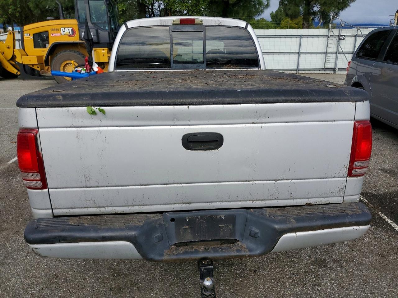 2001 DODGE DAKOTA QUAD photo 11