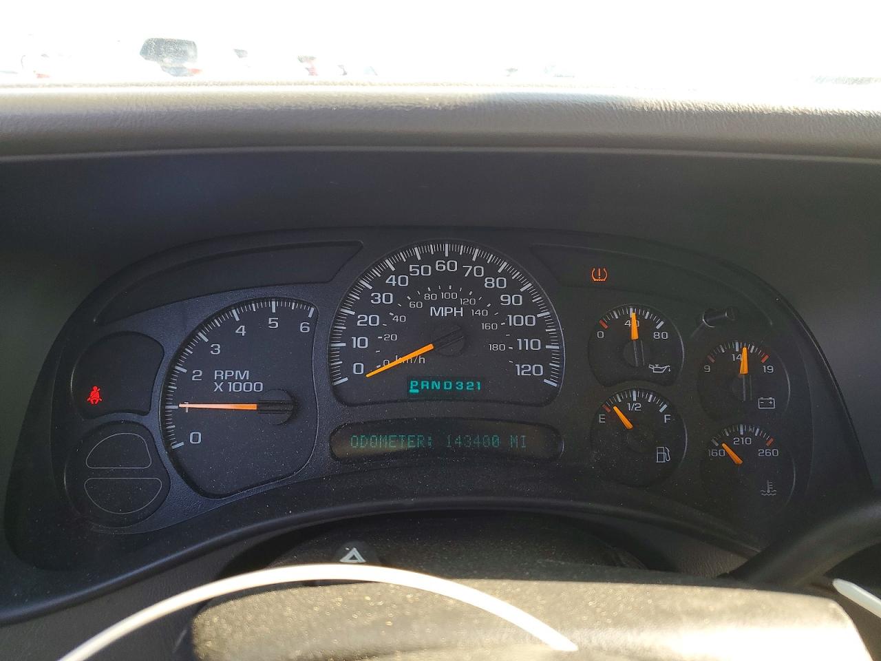2005 GMC YUKON XL K1500 photo 9