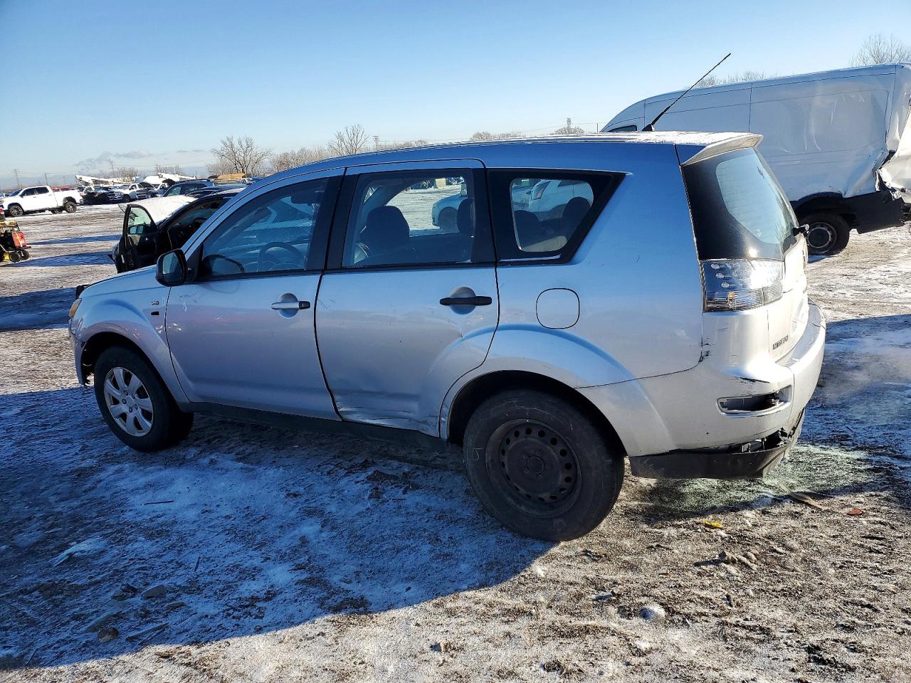 2007 MITSUBISHI OUTLANDER ES photo 2