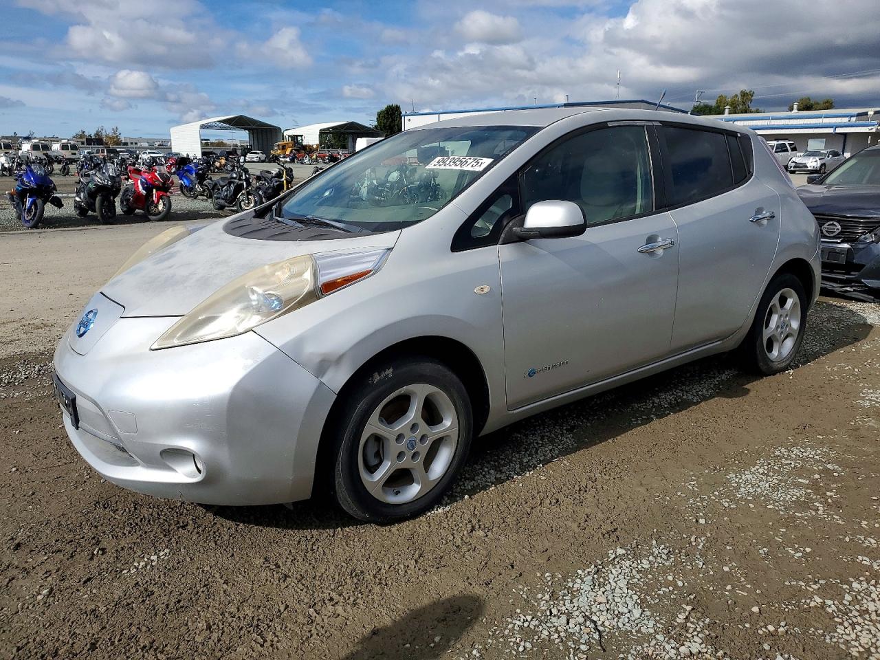 2011 NISSAN LEAF