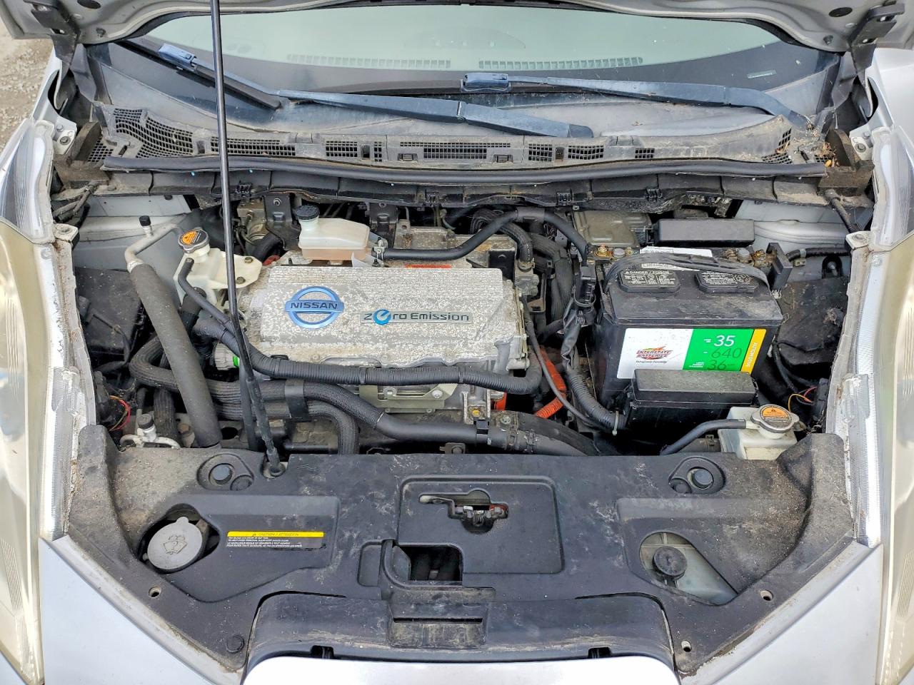 2011 NISSAN LEAF SV photo 21