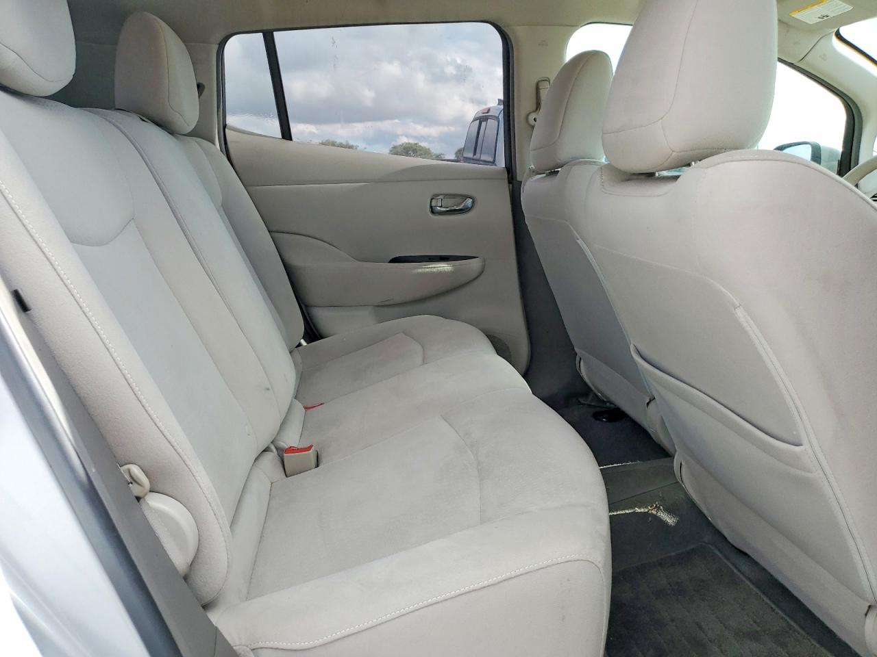 2011 NISSAN LEAF SV photo 19