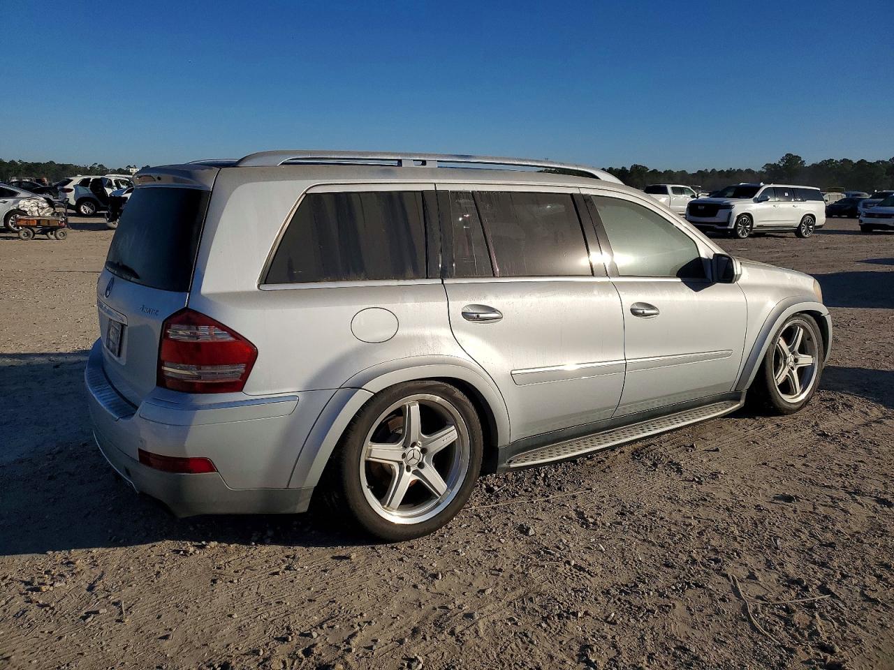 2009 MERCEDES-BENZ GL 550 4MATIC photo 3