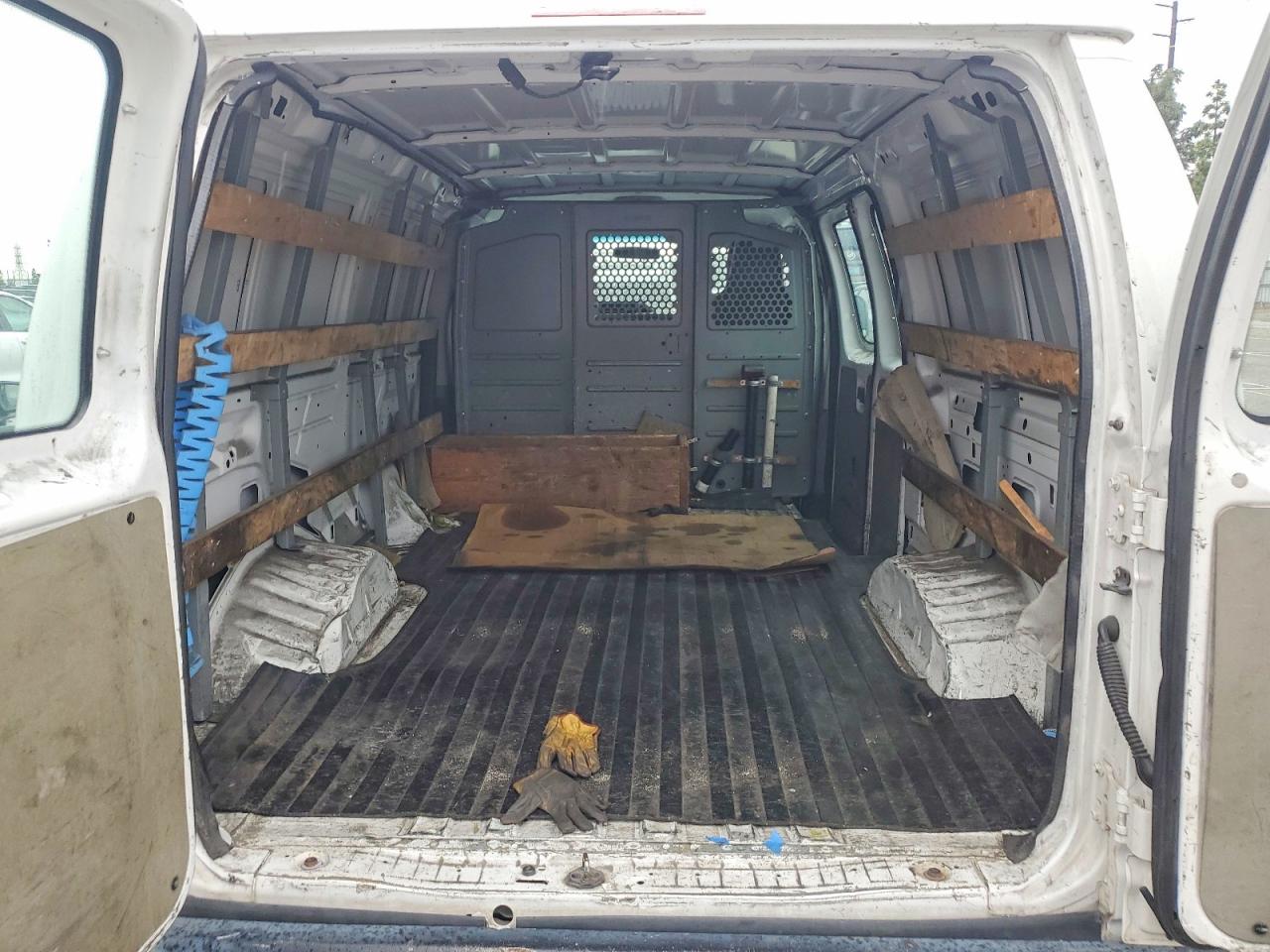 2013 FORD E250 DELIVERY VAN photo 10