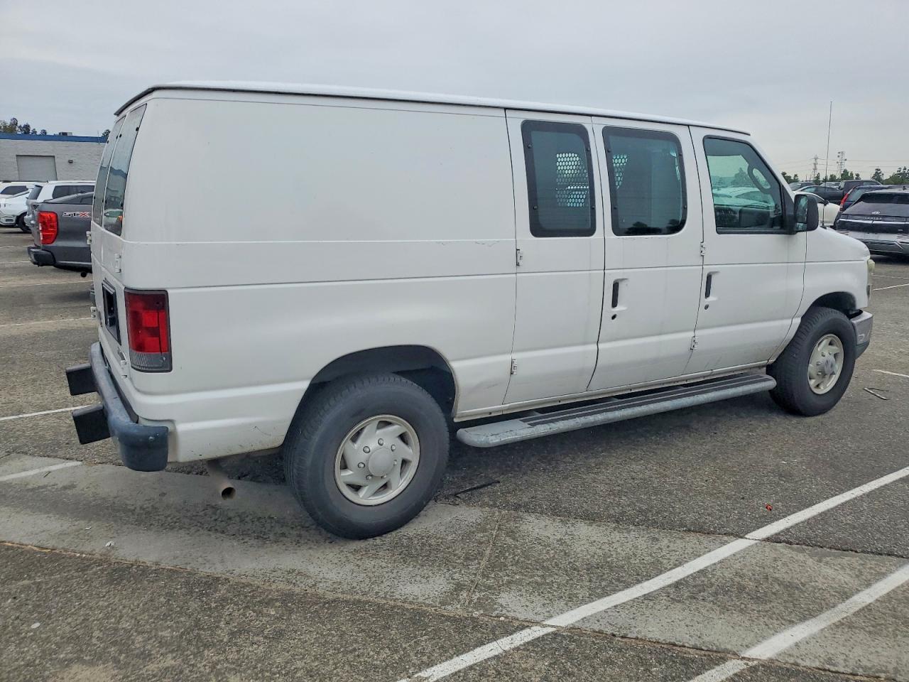 2013 FORD E250 DELIVERY VAN photo 3