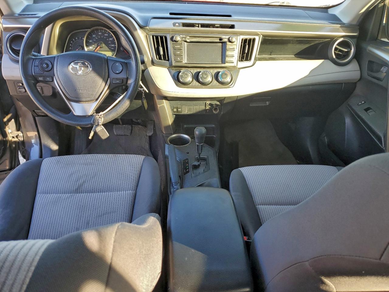 2014 TOYOTA RAV4 LE photo 8