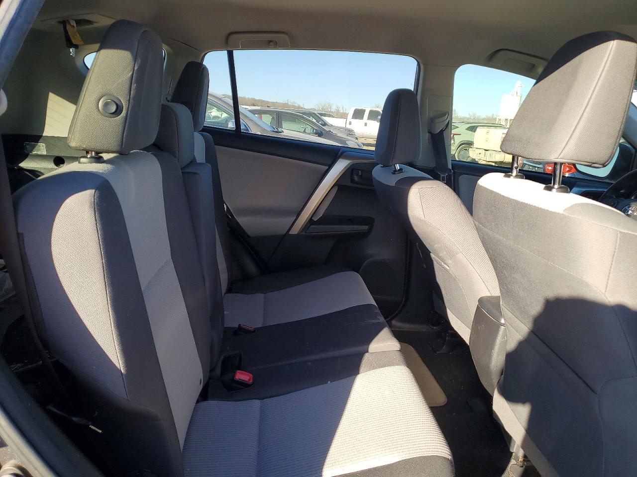 2014 TOYOTA RAV4 LE photo 11