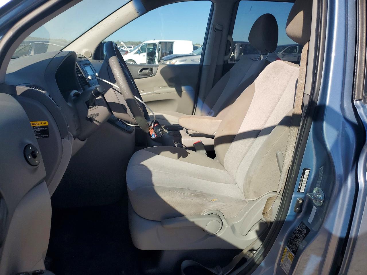 2012 KIA SEDONA LX photo 13