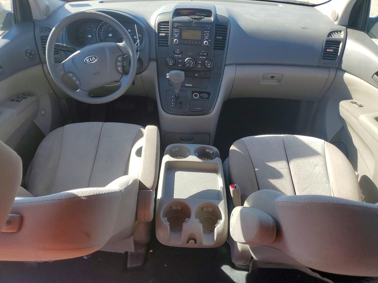 2012 KIA SEDONA LX photo 15