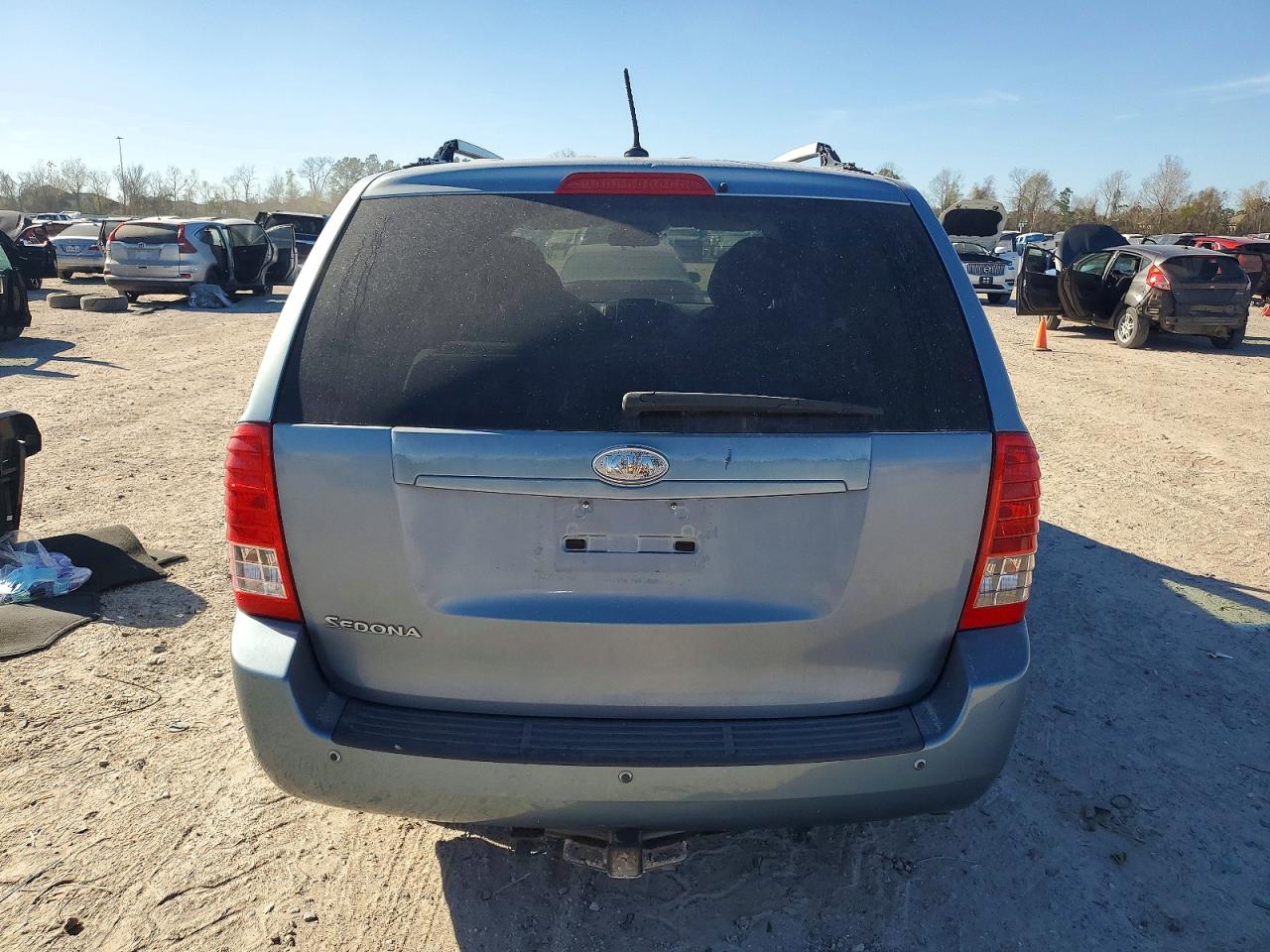 2012 KIA SEDONA LX photo 11