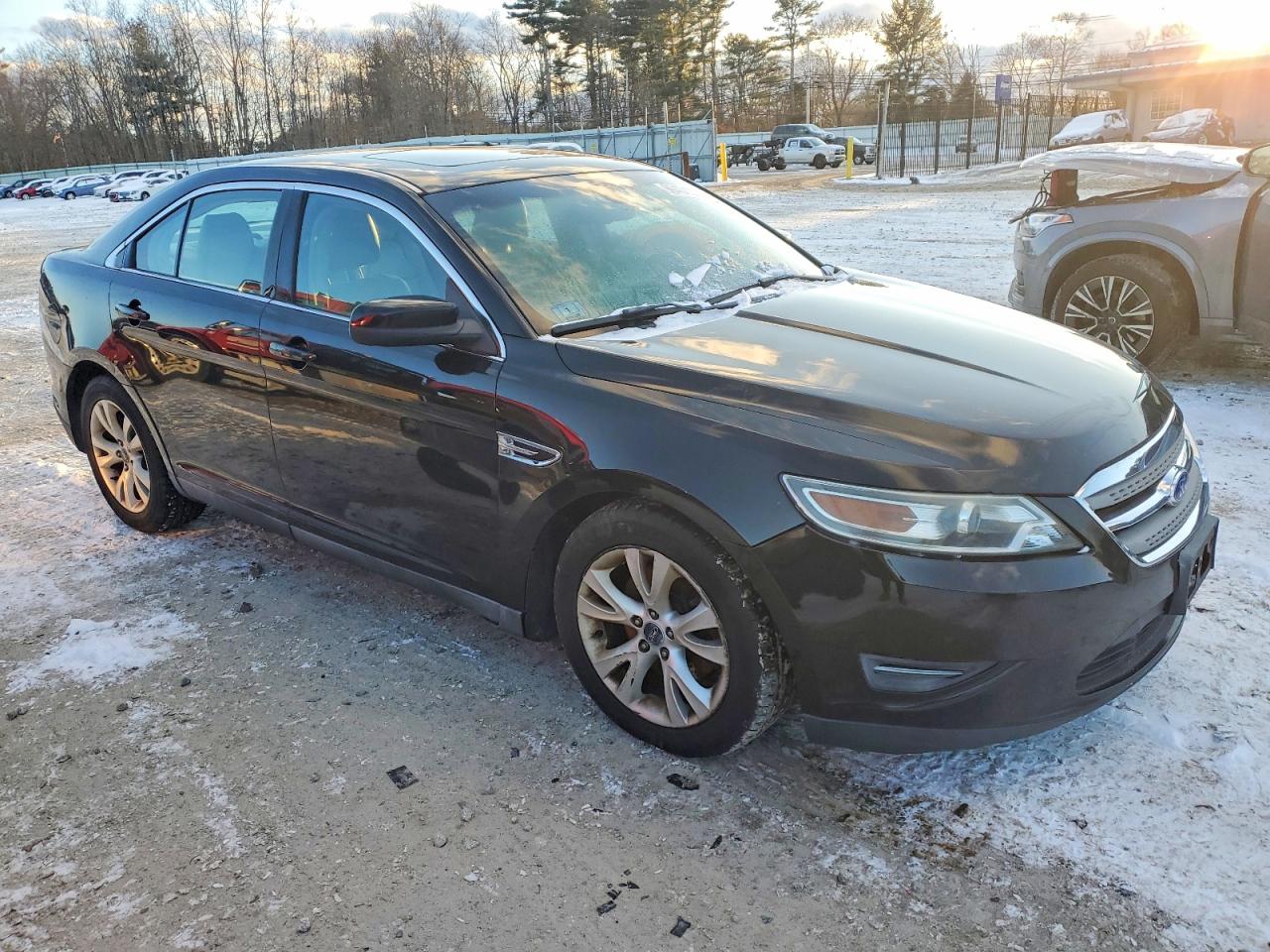 2011 FORD TAURUS SEL photo 4