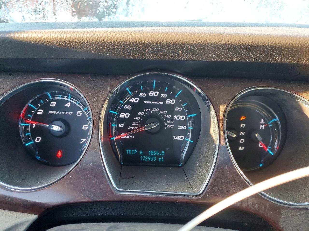 2011 FORD TAURUS SEL photo 9
