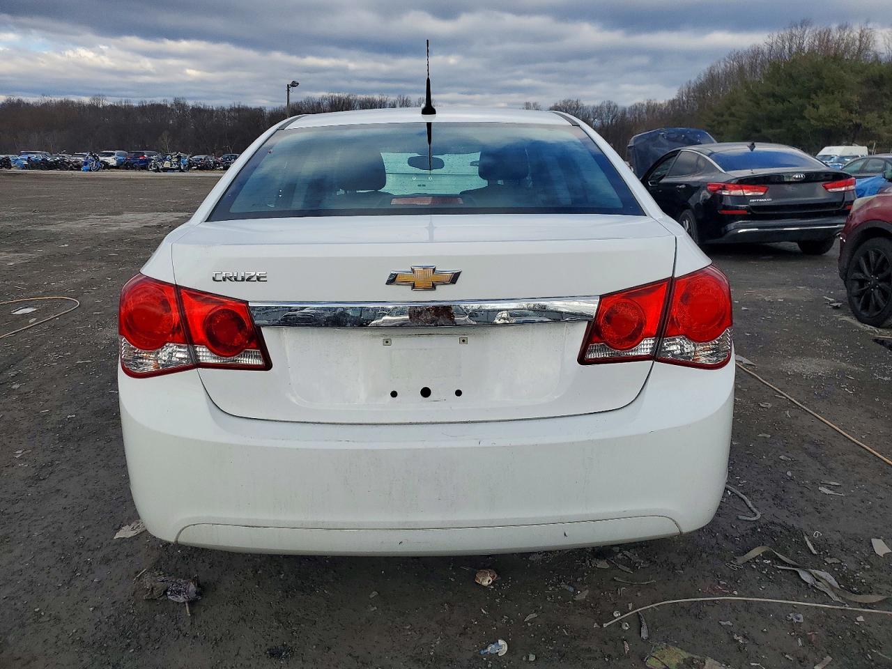 2014 CHEVROLET CRUZE LS photo 6