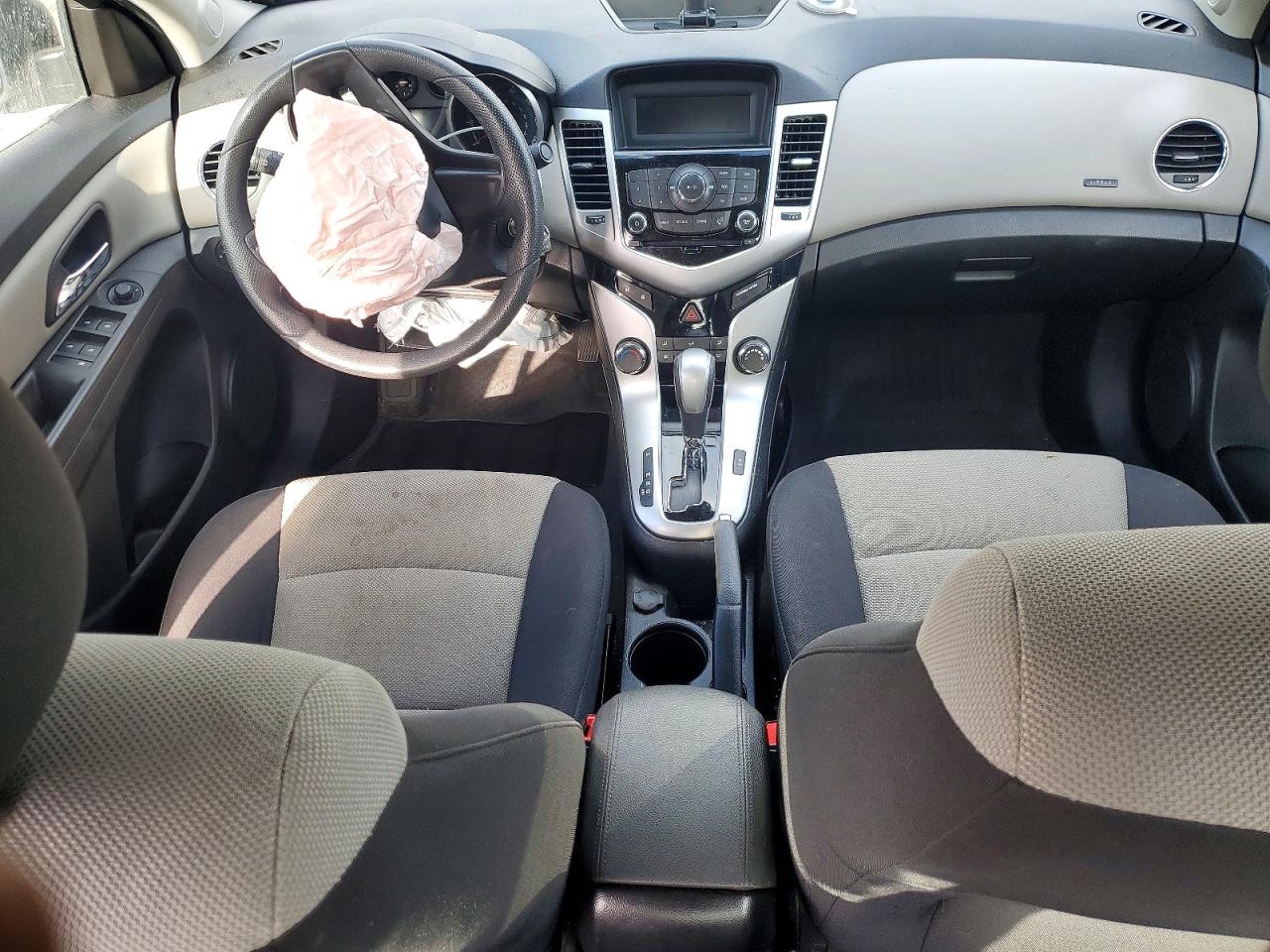 2014 CHEVROLET CRUZE LS photo 8