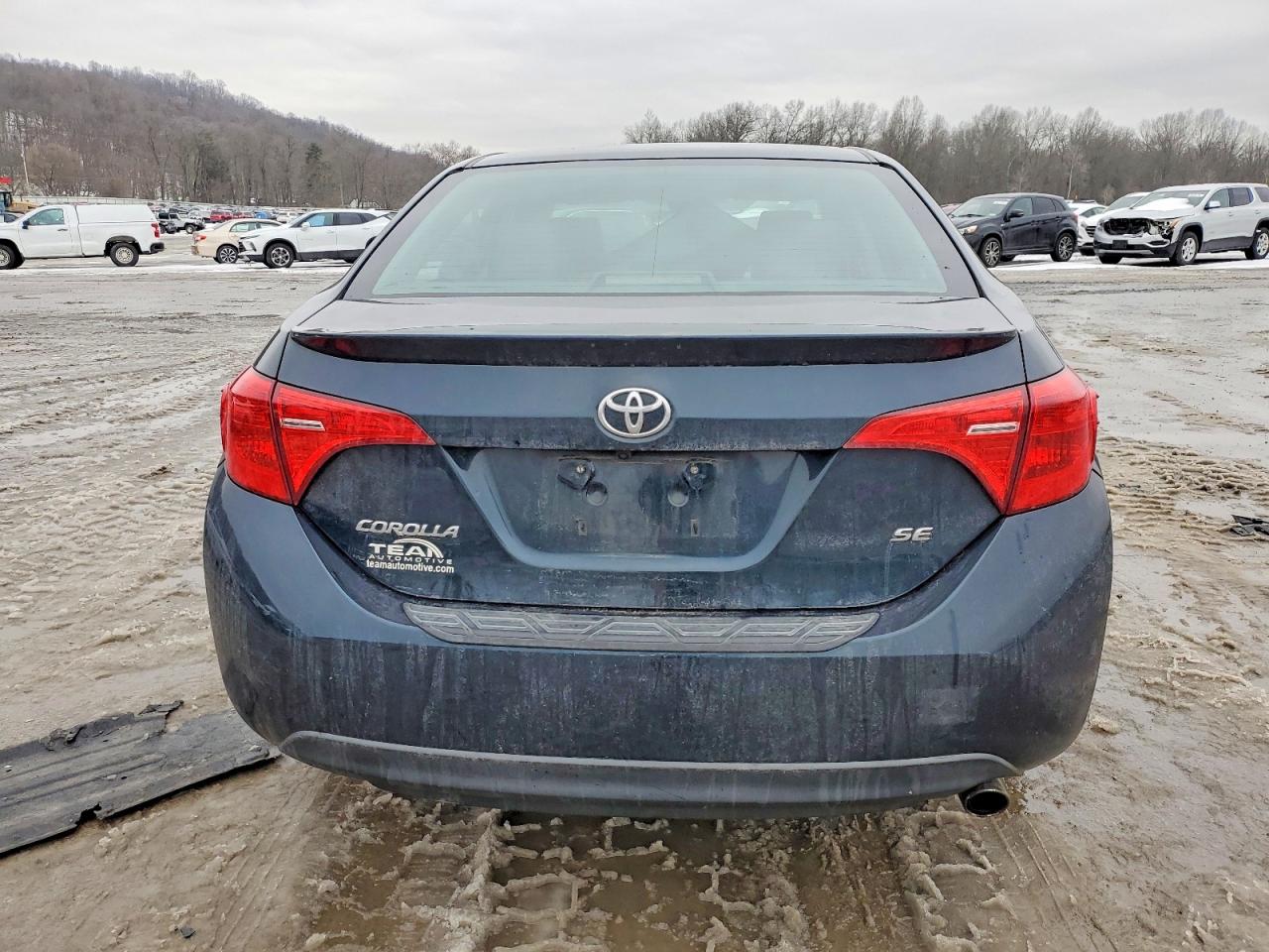 2017 TOYOTA COROLLA L photo 6